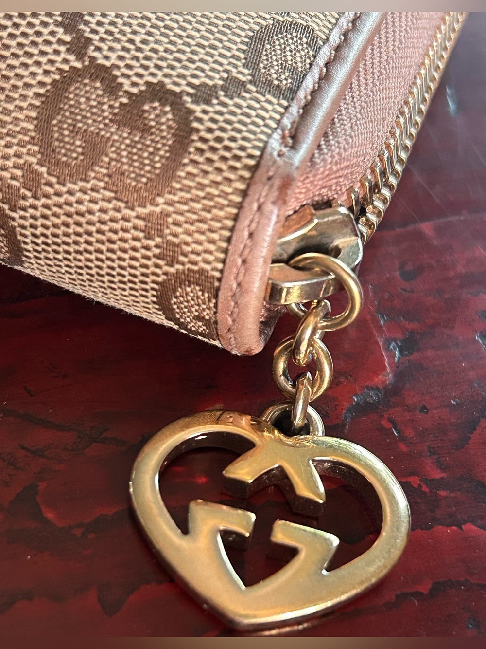 Gucci Pink GG Supreme Zip Wallet with Gold Charm, Authentic - Picture 3 of 15